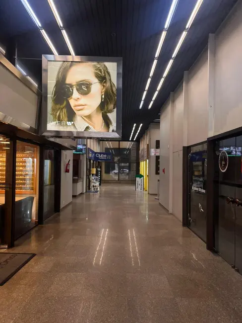 Sala Comercial à venda, 75m2 em Centro Histórico, Porto Alegre - RS - imagem 3 Foto 3 de Sala Comercial à venda, 75m2 em Centro Histórico, Porto Alegre - RS