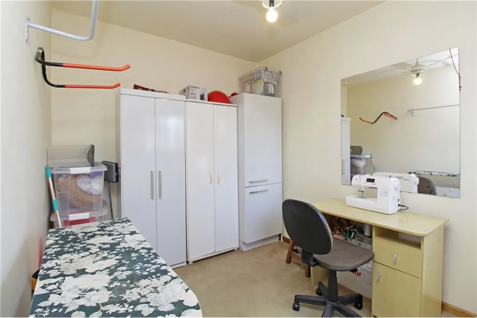 Casa com 5 quartos à venda, 276m2 em Glória, Porto Alegre - RS - imagem 7 Foto 7 de Casa com 5 quartos à venda, 276m2 em Glória, Porto Alegre - RS