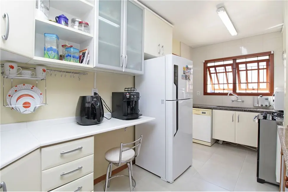 Casa com 5 quartos à venda, 276m2 em Glória, Porto Alegre - RS - imagem 3 Foto 3 de Casa com 5 quartos à venda, 276m2 em Glória, Porto Alegre - RS
