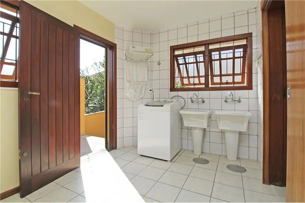 Casa com 5 quartos à venda, 276m2 em Glória, Porto Alegre - RS - imagem 4 Foto 4 de Casa com 5 quartos à venda, 276m2 em Glória, Porto Alegre - RS