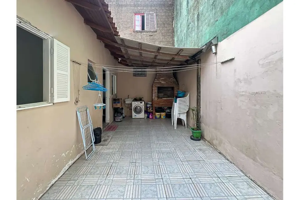 Casa com 2 quartos à venda, 56m2 em Rio Branco, Canoas - RS - imagem 7 Foto 7 de Casa com 2 quartos à venda, 56m2 em Rio Branco, Canoas - RS