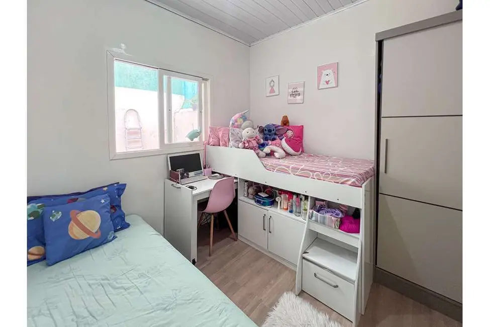 Casa com 2 quartos à venda, 56m2 em Rio Branco, Canoas - RS - imagem 2 Foto 2 de Casa com 2 quartos à venda, 56m2 em Rio Branco, Canoas - RS