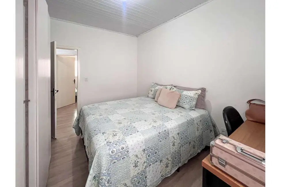 Casa com 2 quartos à venda, 56m2 em Rio Branco, Canoas - RS - imagem 9 Foto 9 de Casa com 2 quartos à venda, 56m2 em Rio Branco, Canoas - RS