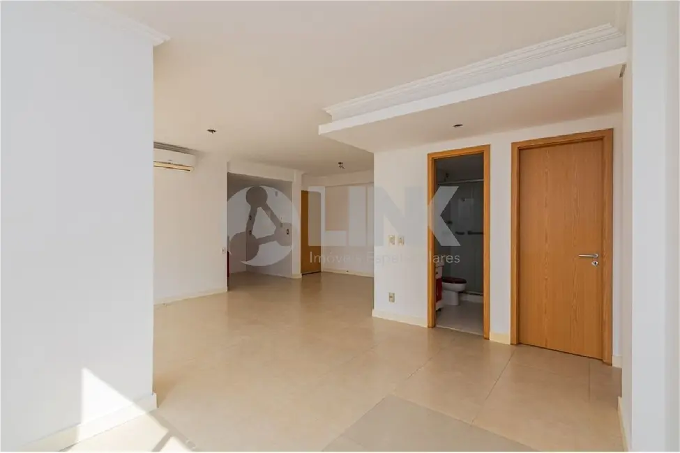 Foto 9 de Apartamento com 3 quartos à venda, 81m2 em Passo da Areia, Porto Alegre - RS