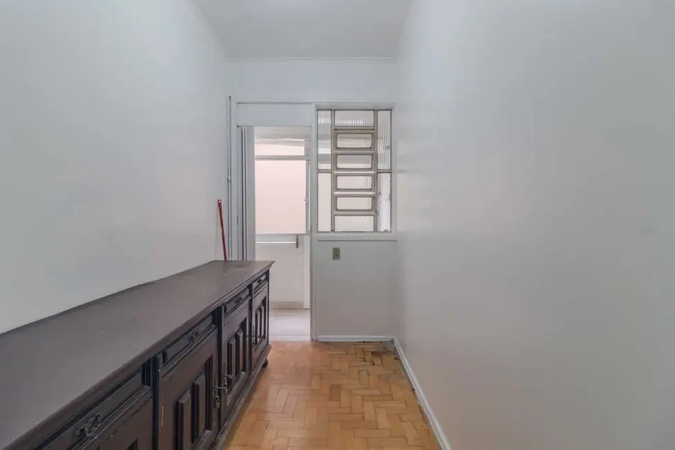 Apartamento com 3 quartos à venda, 93m2 em Higienópolis, Porto Alegre - RS - imagem 7 Foto 7 de Apartamento com 3 quartos à venda, 93m2 em Higienópolis, Porto Alegre - RS