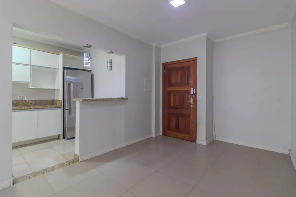 Apartamento com 3 quartos à venda, 93m2 em Higienópolis, Porto Alegre - RS - imagem 2 Foto 2 de Apartamento com 3 quartos à venda, 93m2 em Higienópolis, Porto Alegre - RS