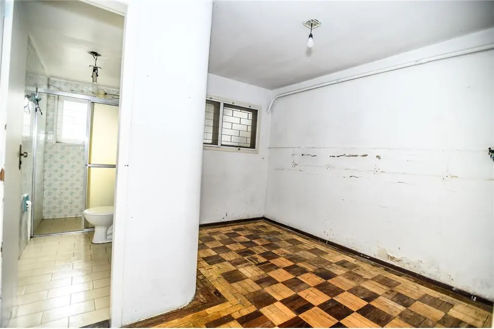 Casa com 6 quartos à venda, 900m2 em Passo da Areia, Porto Alegre - RS - imagem 4 Foto 4 de Casa com 6 quartos à venda, 900m2 em Passo da Areia, Porto Alegre - RS