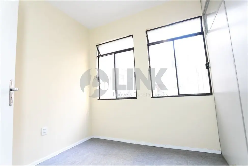 Sala Comercial à venda, 33m2 em Centro Histórico, Porto Alegre - RS - imagem 3 Foto 3 de Sala Comercial à venda, 33m2 em Centro Histórico, Porto Alegre - RS