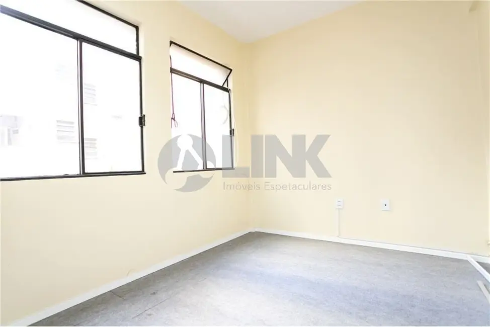 Sala Comercial à venda, 33m2 em Centro Histórico, Porto Alegre - RS - imagem 2 Foto 2 de Sala Comercial à venda, 33m2 em Centro Histórico, Porto Alegre - RS