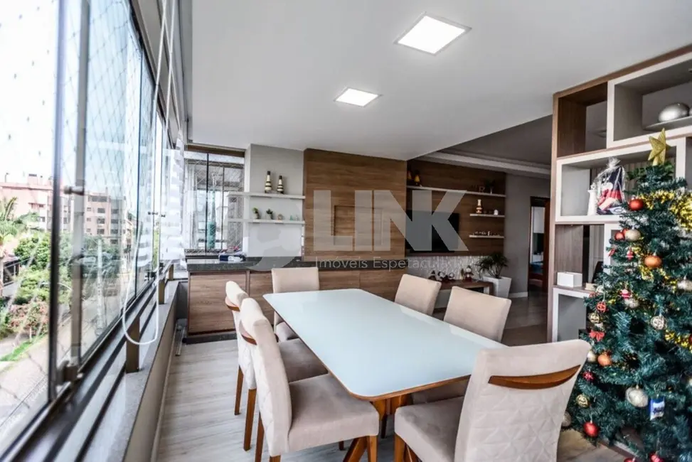 Foto 7 de Apartamento com 3 quartos à venda, 241m2 em Jardim Lindóia, Porto Alegre - RS