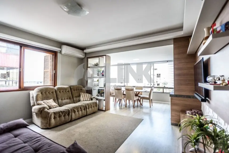 Foto 4 de Apartamento com 3 quartos à venda, 241m2 em Jardim Lindóia, Porto Alegre - RS