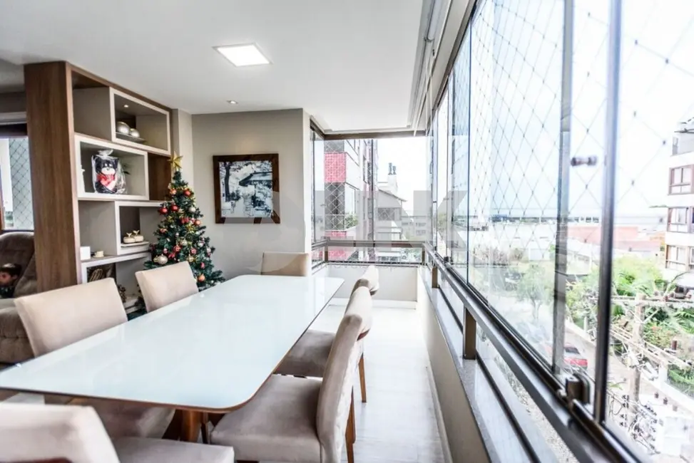 Foto 2 de Apartamento com 3 quartos à venda, 241m2 em Jardim Lindóia, Porto Alegre - RS