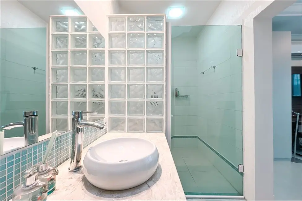Casa com 4 quartos à venda, 276m2 em Canoas - RS - imagem 9 Foto 9 de Casa com 4 quartos à venda, 276m2 em Canoas - RS