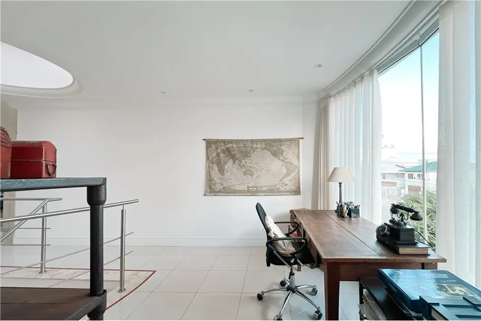 Casa com 4 quartos à venda, 276m2 em Canoas - RS - imagem 7 Foto 7 de Casa com 4 quartos à venda, 276m2 em Canoas - RS