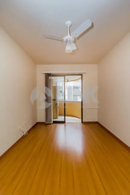 Apartamento com 2 quartos à venda, 54m2 em Independência, Porto Alegre - RS - imagem 3 Foto 3 de Apartamento com 2 quartos à venda, 54m2 em Independência, Porto Alegre - RS