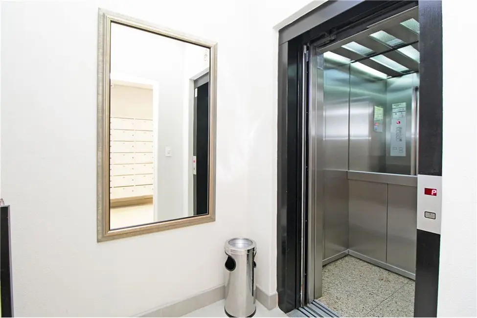 Foto 3 de Sala Comercial à venda, 35m2 em Rio Branco, Porto Alegre - RS