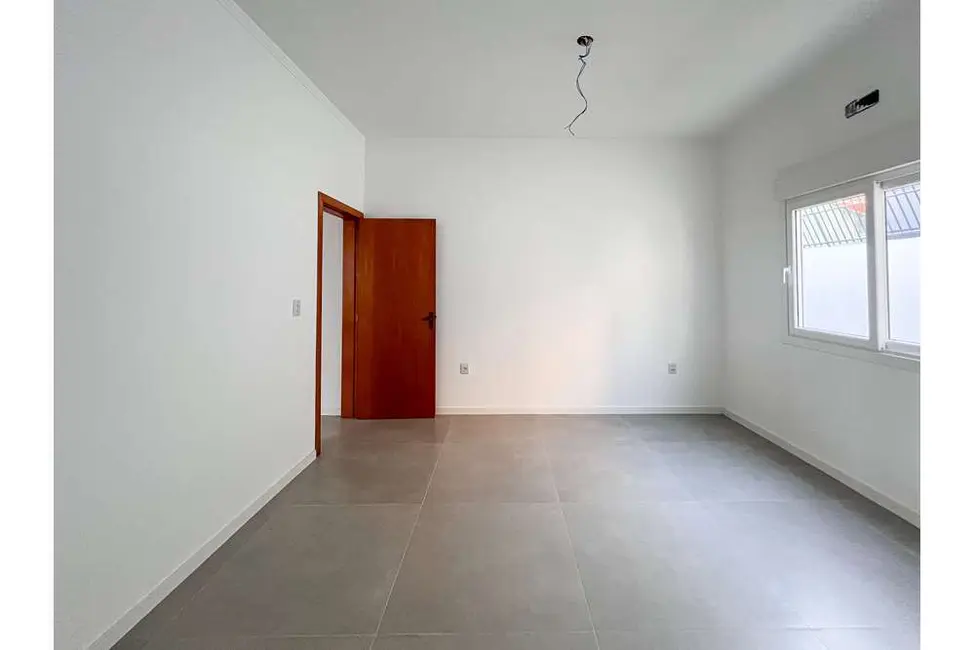 Casa com 3 quartos à venda, 146m2 em Igara, Canoas - RS - imagem 5 Foto 5 de Casa com 3 quartos à venda, 146m2 em Igara, Canoas - RS