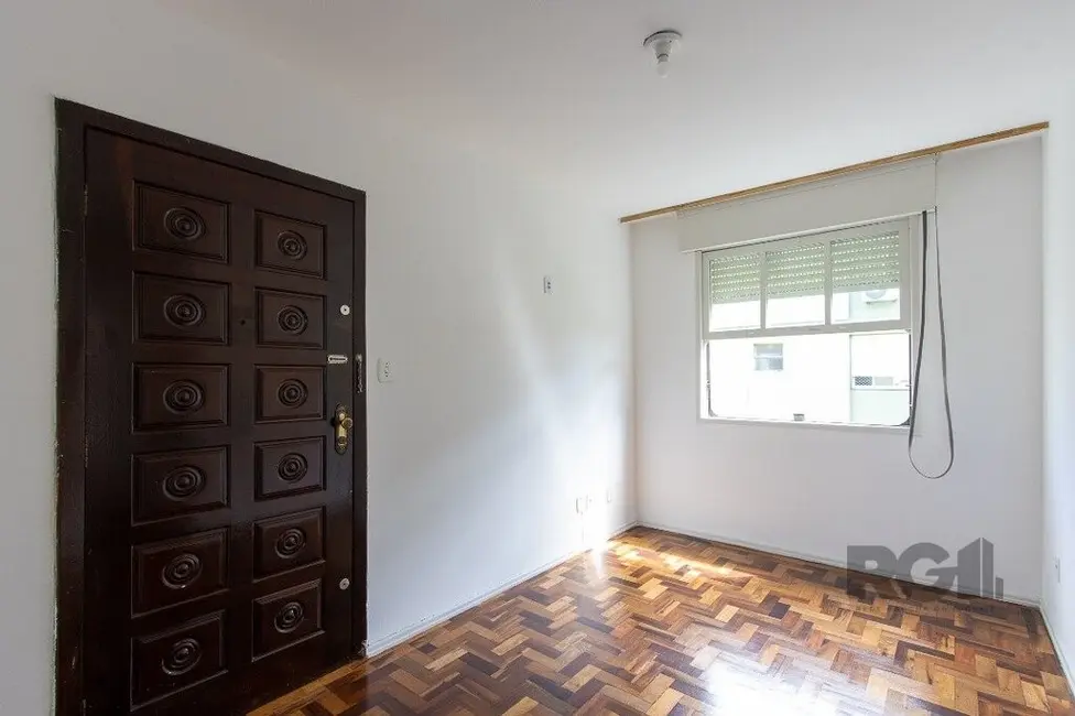 Foto 2 de Apartamento com 3 quartos à venda, 50m2 em Cristal, Porto Alegre - RS