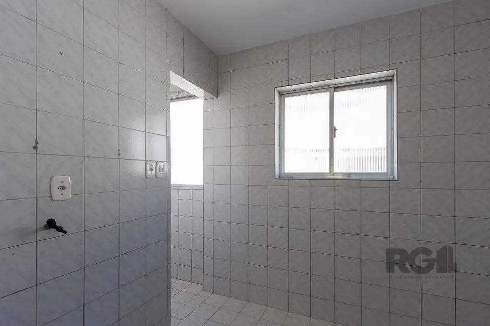 Foto 6 de Apartamento com 3 quartos à venda, 50m2 em Cristal, Porto Alegre - RS