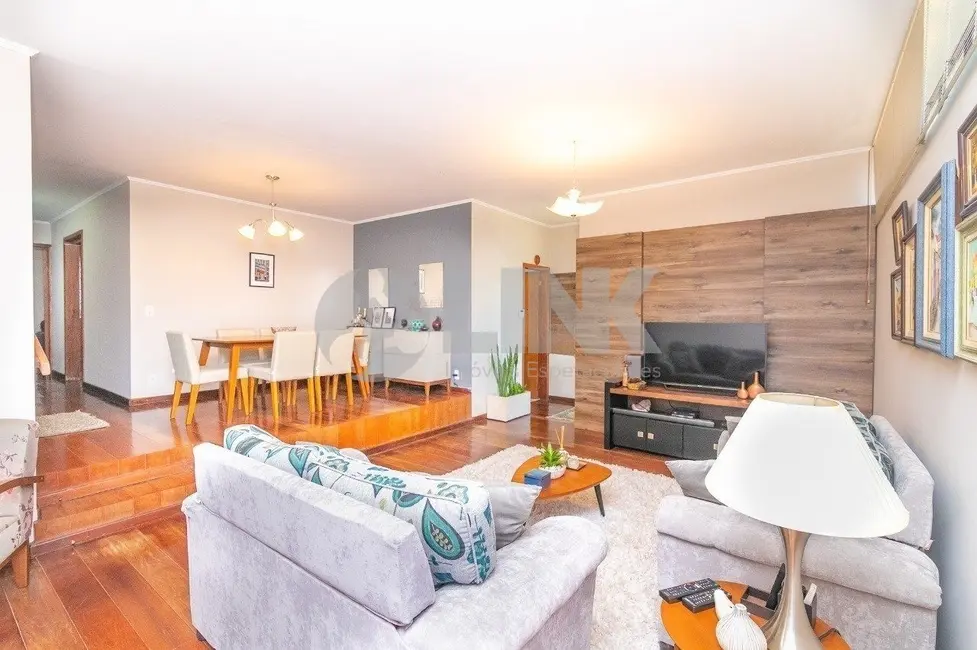 Casa com 3 quartos à venda, 234m2 em Petrópolis, Porto Alegre - RS - imagem 7 Foto 7 de Casa com 3 quartos à venda, 234m2 em Petrópolis, Porto Alegre - RS