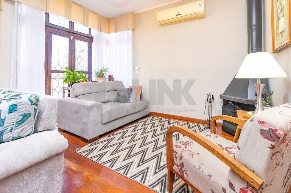 Casa com 3 quartos à venda, 234m2 em Petrópolis, Porto Alegre - RS - imagem 8 Foto 8 de Casa com 3 quartos à venda, 234m2 em Petrópolis, Porto Alegre - RS