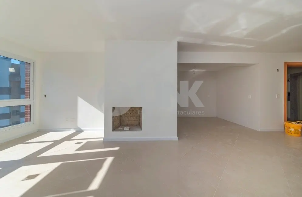 Apartamento com 3 quartos à venda, 116m2 em Passo da Areia, Porto Alegre - RS - imagem 6 Foto 6 de Apartamento com 3 quartos à venda, 116m2 em Passo da Areia, Porto Alegre - RS