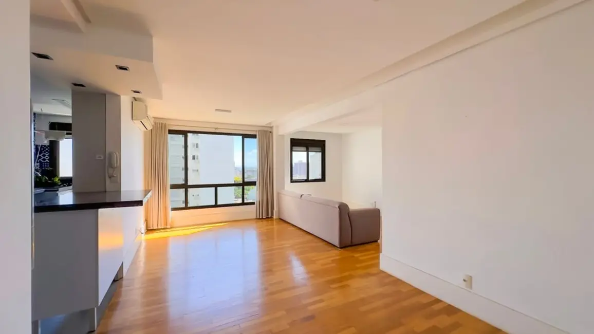 Apartamento com 3 quartos à venda, 79m2 em Passo da Areia, Porto Alegre - RS - imagem 8 Foto 8 de Apartamento com 3 quartos à venda, 79m2 em Passo da Areia, Porto Alegre - RS