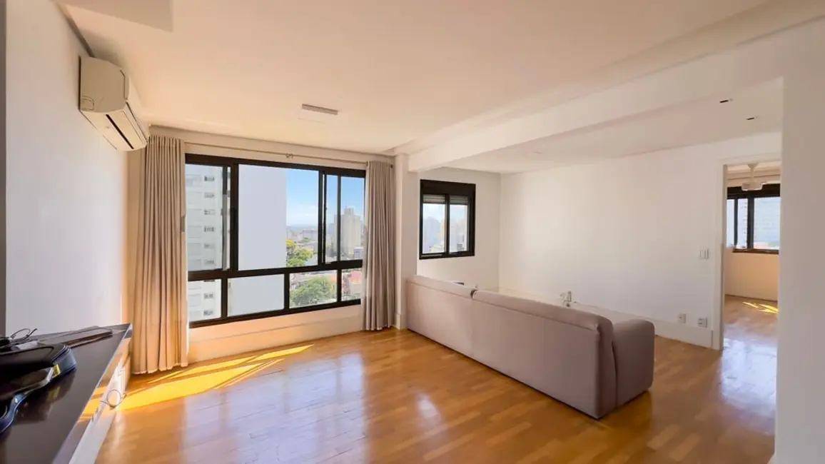 Foto 2 de Apartamento com 3 quartos à venda, 79m2 em Passo da Areia, Porto Alegre - RS