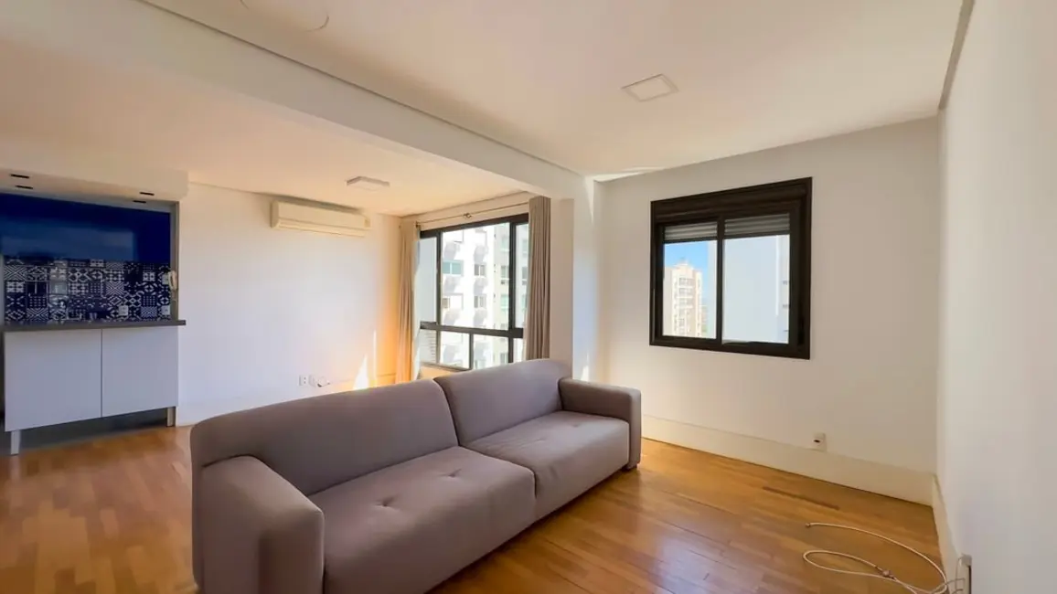 Apartamento com 3 quartos à venda, 79m2 em Passo da Areia, Porto Alegre - RS - imagem 5 Foto 5 de Apartamento com 3 quartos à venda, 79m2 em Passo da Areia, Porto Alegre - RS