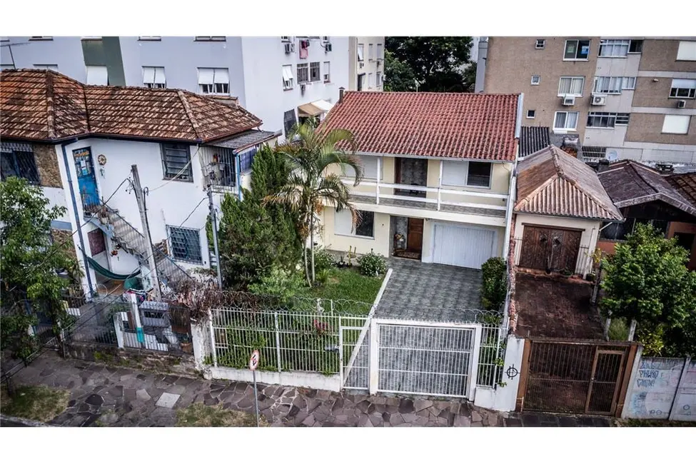 Casa com 2 quartos à venda, 150m2 em Passo da Areia, Porto Alegre - RS - imagem 3 Foto 3 de Casa com 2 quartos à venda, 150m2 em Passo da Areia, Porto Alegre - RS