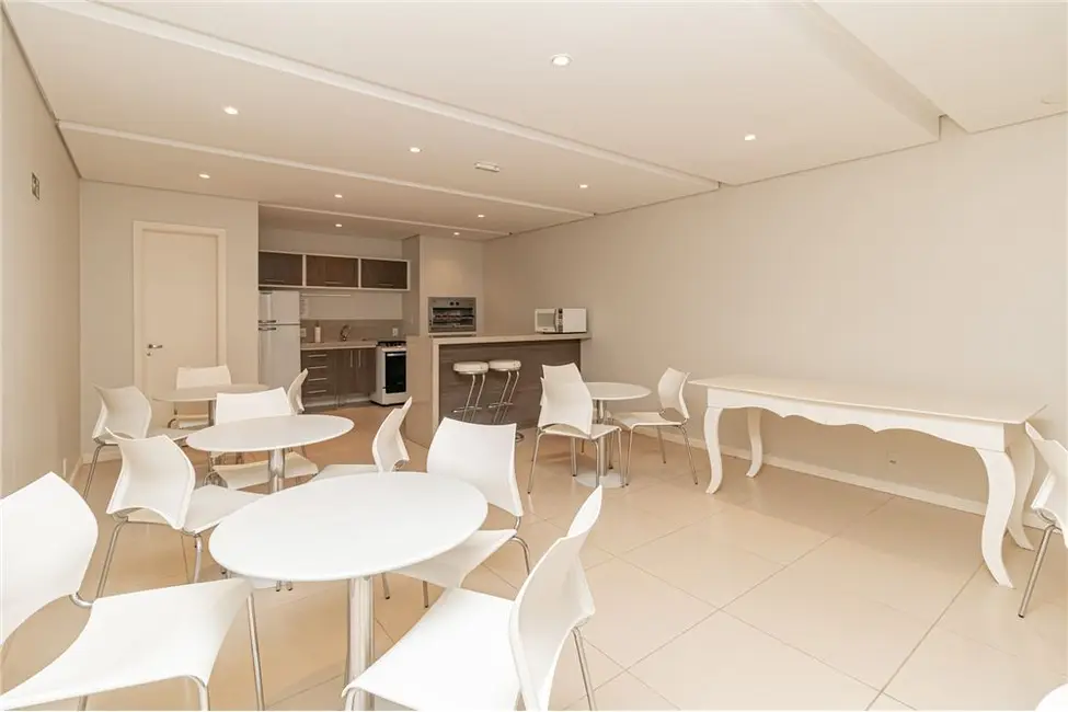 Apartamento com 3 quartos à venda, 112m2 em Moinhos de Vento, Porto Alegre - RS - imagem 7 Foto 7 de Apartamento com 3 quartos à venda, 112m2 em Moinhos de Vento, Porto Alegre - RS