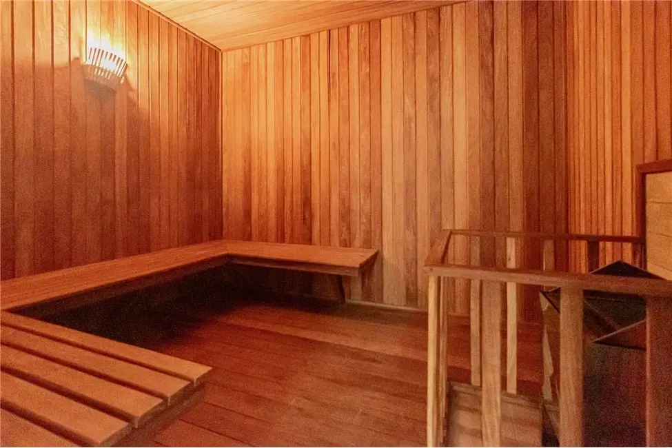Apartamento com 3 quartos à venda, 112m2 em Moinhos de Vento, Porto Alegre - RS - imagem 8 Foto 8 de Apartamento com 3 quartos à venda, 112m2 em Moinhos de Vento, Porto Alegre - RS