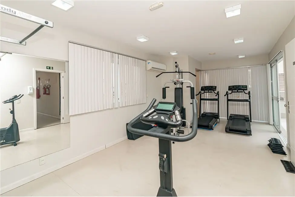 Apartamento com 3 quartos à venda, 112m2 em Moinhos de Vento, Porto Alegre - RS - imagem 9 Foto 9 de Apartamento com 3 quartos à venda, 112m2 em Moinhos de Vento, Porto Alegre - RS