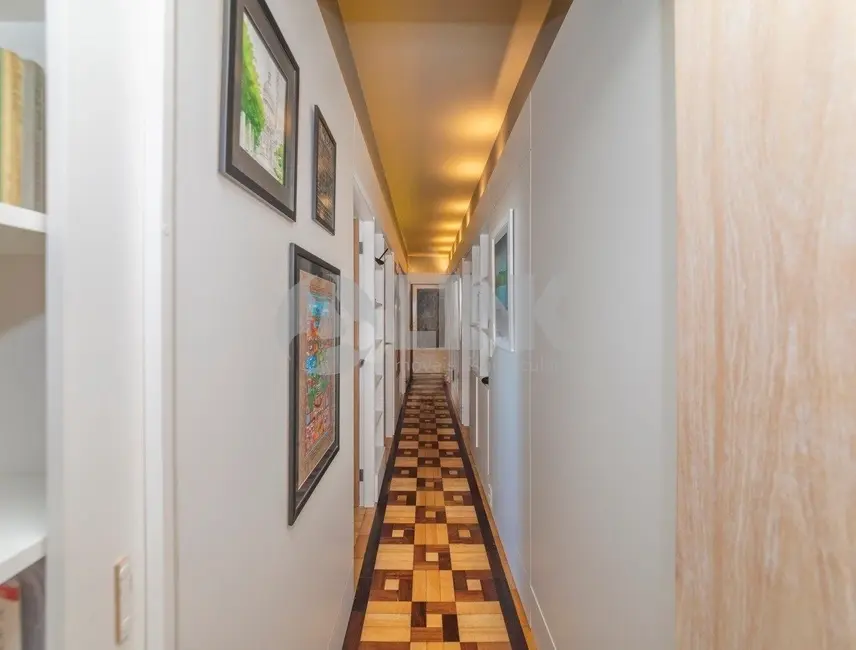 Apartamento com 3 quartos à venda, 190m2 em Moinhos de Vento, Porto Alegre - RS - imagem 8 Foto 8 de Apartamento com 3 quartos à venda, 190m2 em Moinhos de Vento, Porto Alegre - RS