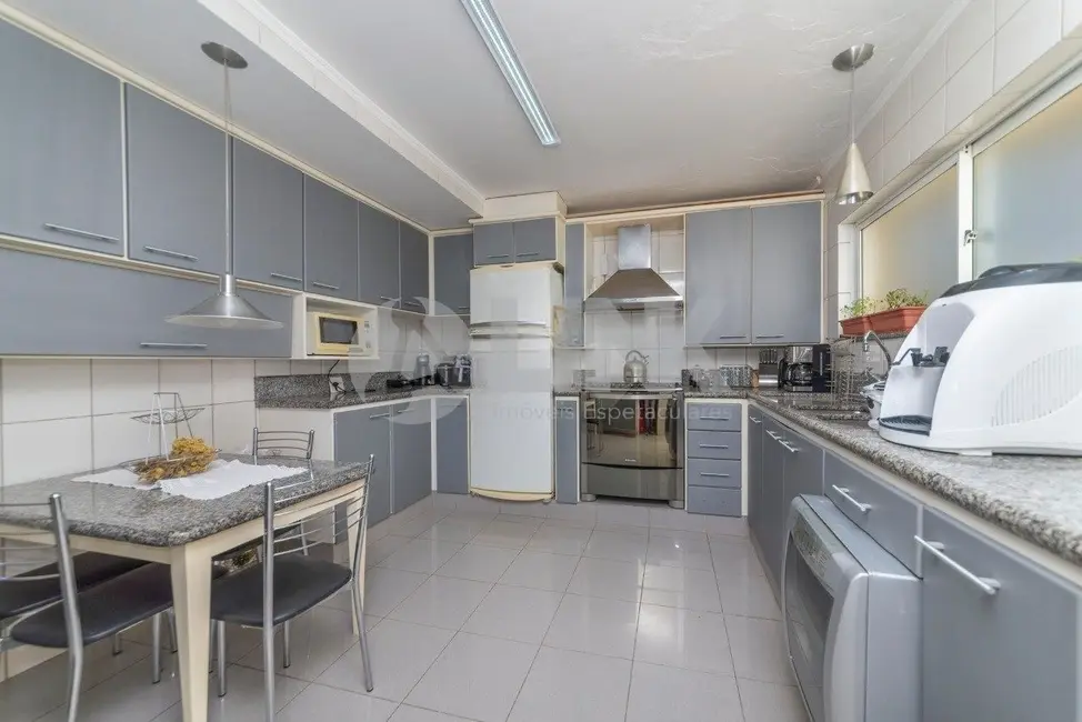 Apartamento com 3 quartos à venda, 190m2 em Moinhos de Vento, Porto Alegre - RS - imagem 3 Foto 3 de Apartamento com 3 quartos à venda, 190m2 em Moinhos de Vento, Porto Alegre - RS