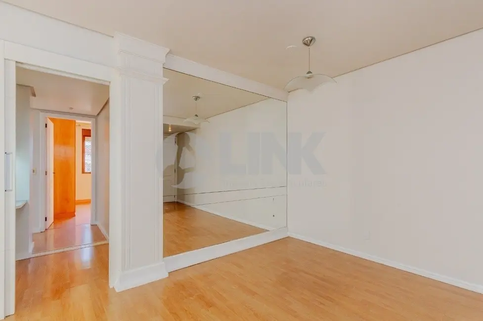 Apartamento com 3 quartos à venda, 84m2 em Mont Serrat, Porto Alegre - RS - imagem 5 Foto 5 de Apartamento com 3 quartos à venda, 84m2 em Mont Serrat, Porto Alegre - RS