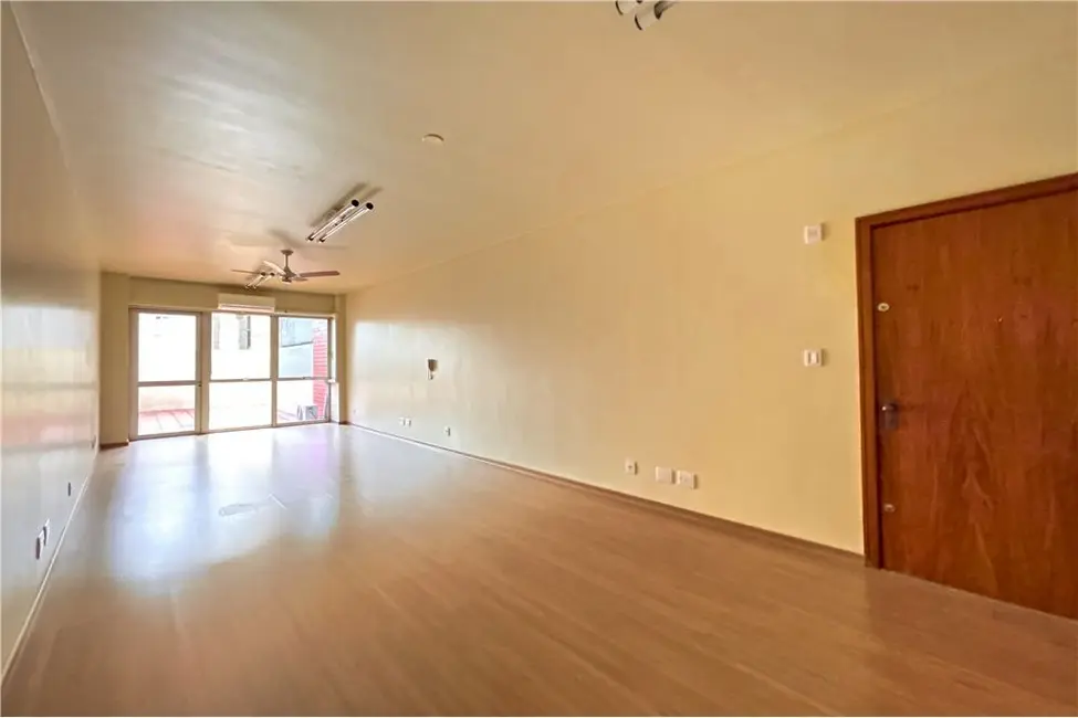 Sala Comercial à venda, 67m2 em Rio Branco, Porto Alegre - RS - imagem 8 Foto 8 de Sala Comercial à venda, 67m2 em Rio Branco, Porto Alegre - RS