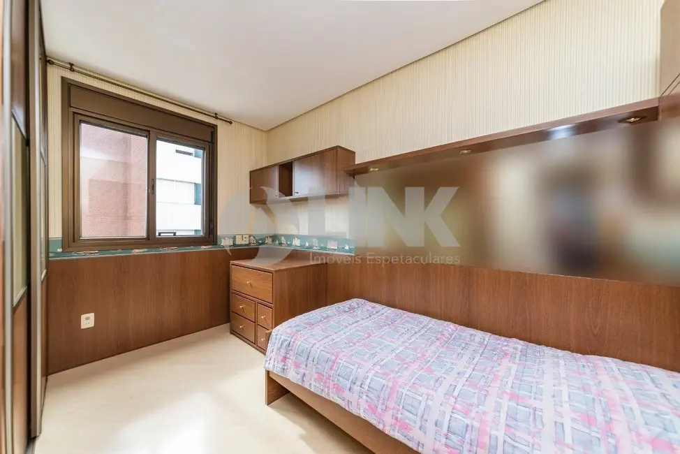 Apartamento com 4 quartos à venda, 221m2 em Petrópolis, Porto Alegre - RS - imagem 8 Foto 8 de Apartamento com 4 quartos à venda, 221m2 em Petrópolis, Porto Alegre - RS