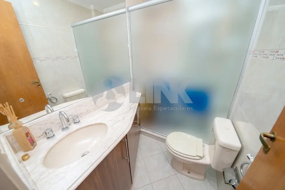 Apartamento com 4 quartos à venda, 221m2 em Petrópolis, Porto Alegre - RS - imagem 7 Foto 7 de Apartamento com 4 quartos à venda, 221m2 em Petrópolis, Porto Alegre - RS