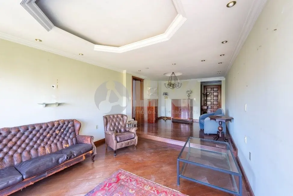 Apartamento com 2 quartos à venda, 113m2 em Moinhos de Vento, Porto Alegre - RS - imagem 3 Foto 3 de Apartamento com 2 quartos à venda, 113m2 em Moinhos de Vento, Porto Alegre - RS