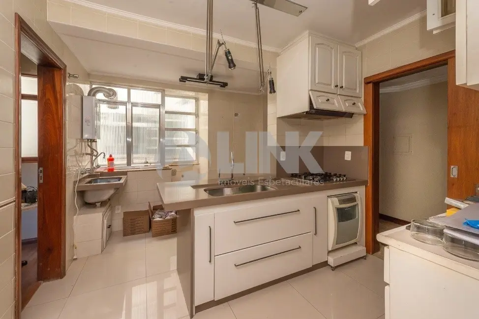 Apartamento com 2 quartos à venda, 113m2 em Moinhos de Vento, Porto Alegre - RS - imagem 6 Foto 6 de Apartamento com 2 quartos à venda, 113m2 em Moinhos de Vento, Porto Alegre - RS