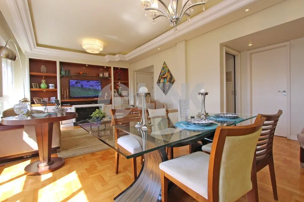 Apartamento com 3 quartos à venda, 113m2 em Petrópolis, Porto Alegre - RS - imagem 6 Foto 6 de Apartamento com 3 quartos à venda, 113m2 em Petrópolis, Porto Alegre - RS