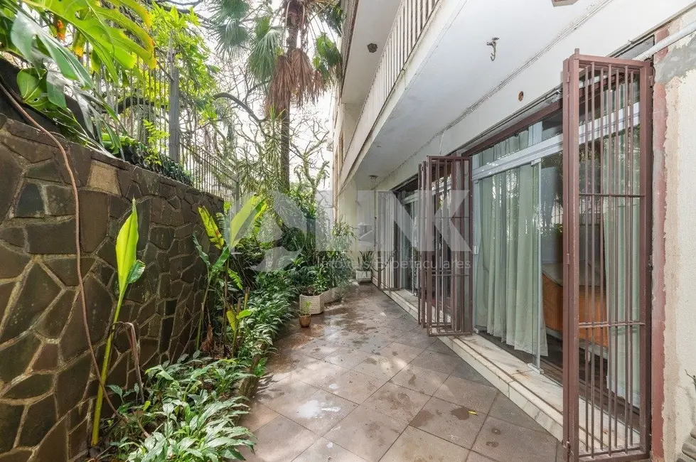 Apartamento com 3 quartos à venda, 126m2 em Moinhos de Vento, Porto Alegre - RS - imagem 7 Foto 7 de Apartamento com 3 quartos à venda, 126m2 em Moinhos de Vento, Porto Alegre - RS