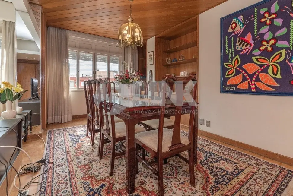 Apartamento com 3 quartos à venda, 172m2 em Rio Branco, Porto Alegre - RS - imagem 5 Foto 5 de Apartamento com 3 quartos à venda, 172m2 em Rio Branco, Porto Alegre - RS