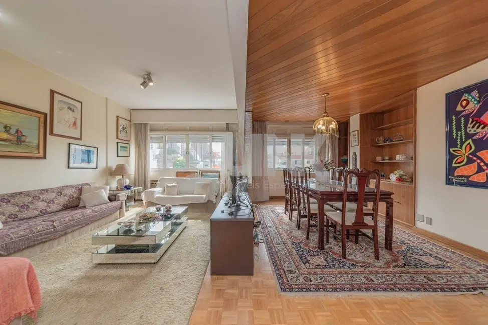 Apartamento com 3 quartos à venda, 172m2 em Rio Branco, Porto Alegre - RS - imagem 3 Foto 3 de Apartamento com 3 quartos à venda, 172m2 em Rio Branco, Porto Alegre - RS