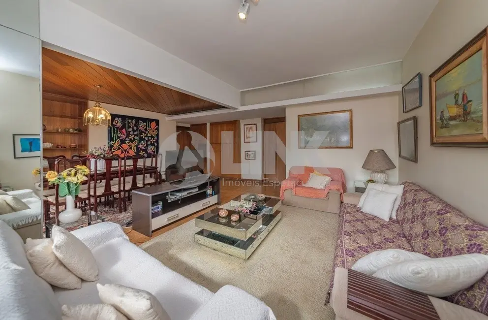 Apartamento com 3 quartos à venda, 172m2 em Rio Branco, Porto Alegre - RS - imagem 7 Foto 7 de Apartamento com 3 quartos à venda, 172m2 em Rio Branco, Porto Alegre - RS