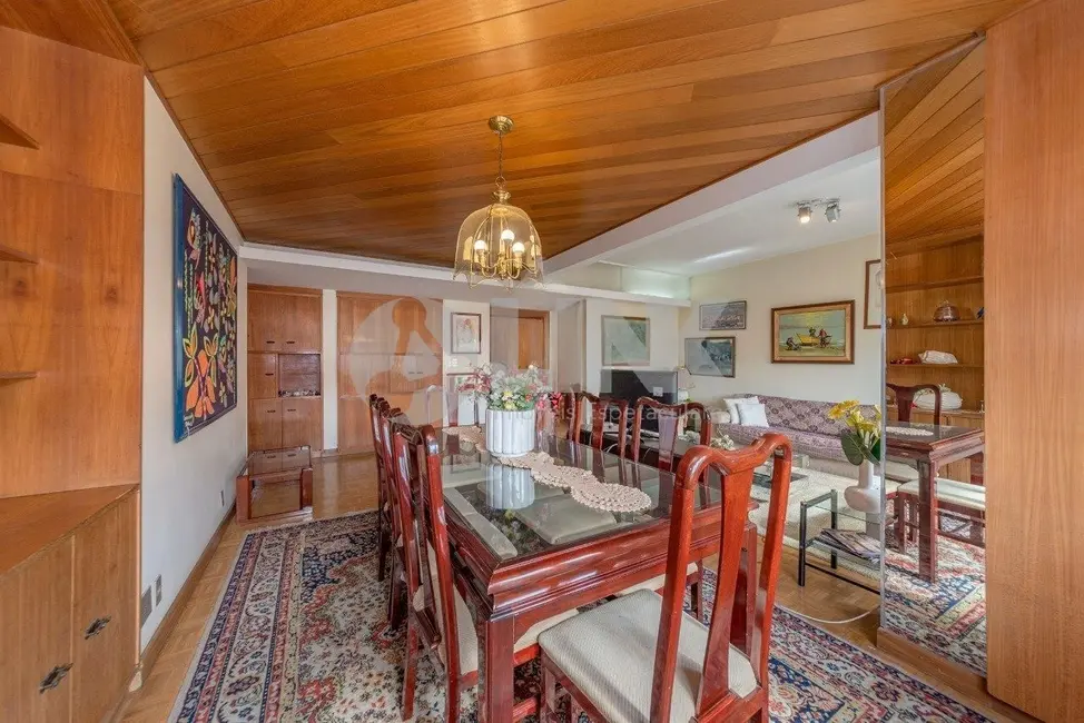 Apartamento com 3 quartos à venda, 172m2 em Rio Branco, Porto Alegre - RS - imagem 9 Foto 9 de Apartamento com 3 quartos à venda, 172m2 em Rio Branco, Porto Alegre - RS