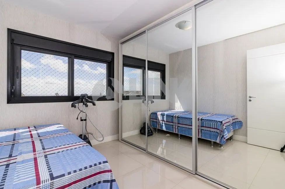 Apartamento com 3 quartos à venda, 100m2 em Higienópolis, Porto Alegre - RS - imagem 8 Foto 8 de Apartamento com 3 quartos à venda, 100m2 em Higienópolis, Porto Alegre - RS