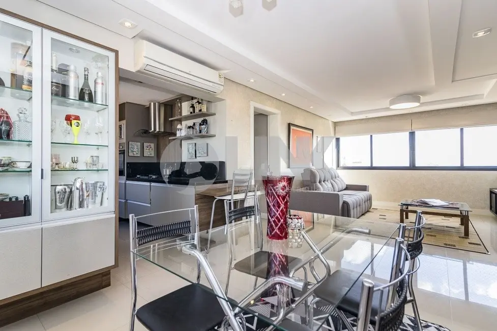 Apartamento com 3 quartos à venda, 100m2 em Higienópolis, Porto Alegre - RS - imagem 6 Foto 6 de Apartamento com 3 quartos à venda, 100m2 em Higienópolis, Porto Alegre - RS