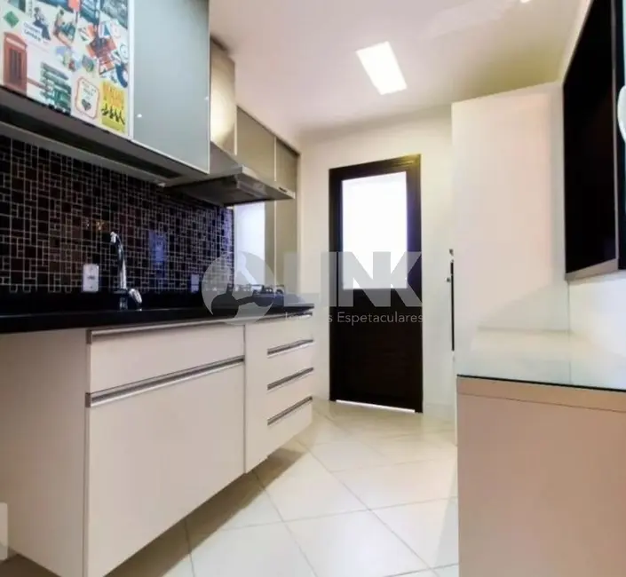 Foto 6 de Apartamento com 3 quartos à venda, 108m2 em Passo da Areia, Porto Alegre - RS